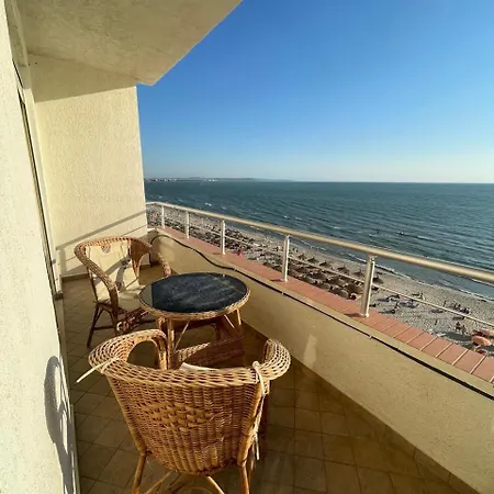 Sunny Apartment *